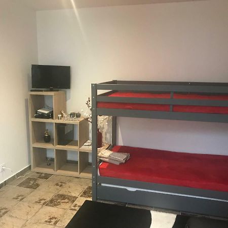 Studio Champagne Au Centre Ville Apartamento Annecy Exterior foto